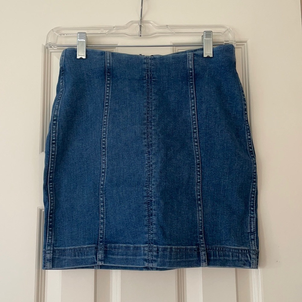 Free People jean skirt. Great condition. Size 2.